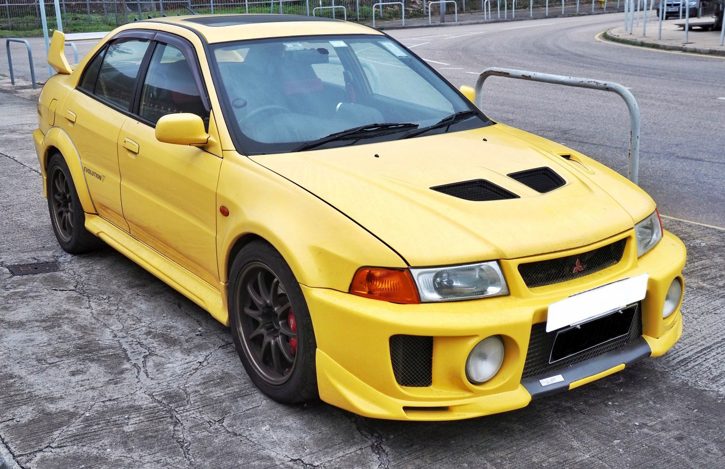 Mitsubishi Lancer Evolution technical specifications and fuel economy